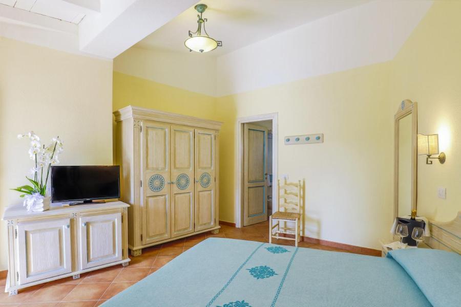 Готель Nicolaus Club Li Cucutti Agrustos Екстер'єр фото