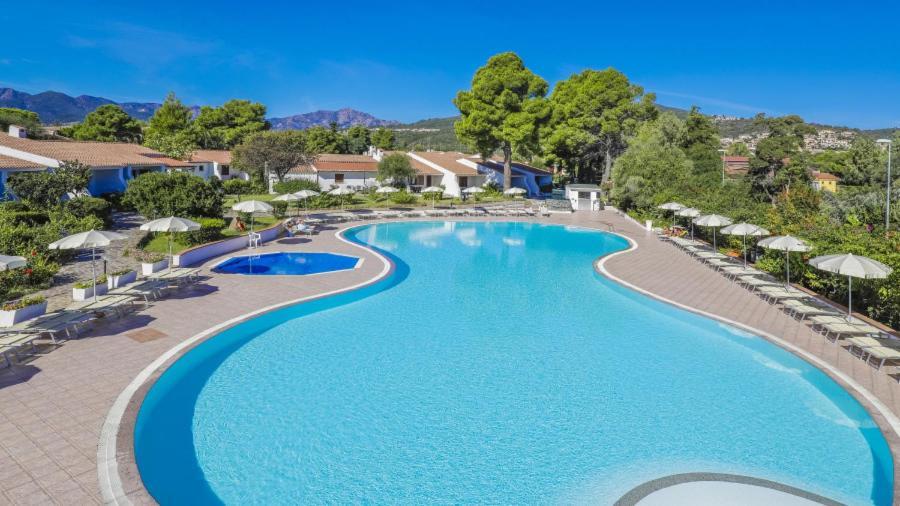 Готель Nicolaus Club Li Cucutti Agrustos Екстер'єр фото